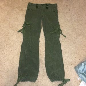 Green cargo pant